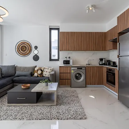 Taupe's 2-bedroom In Apartmán *