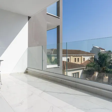 Taupe's 2-bedroom In Apartman *
