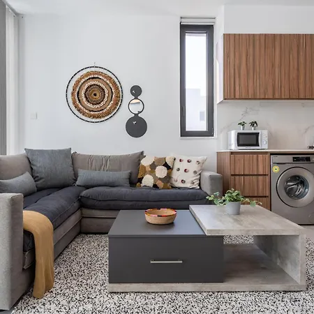 Taupe's 2-bedroom In *