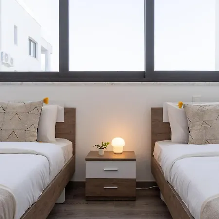 Taupe's 2-bedroom In Apartament Larnaca